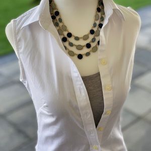 Banana Republic Sleeveless Button up collar shirt
